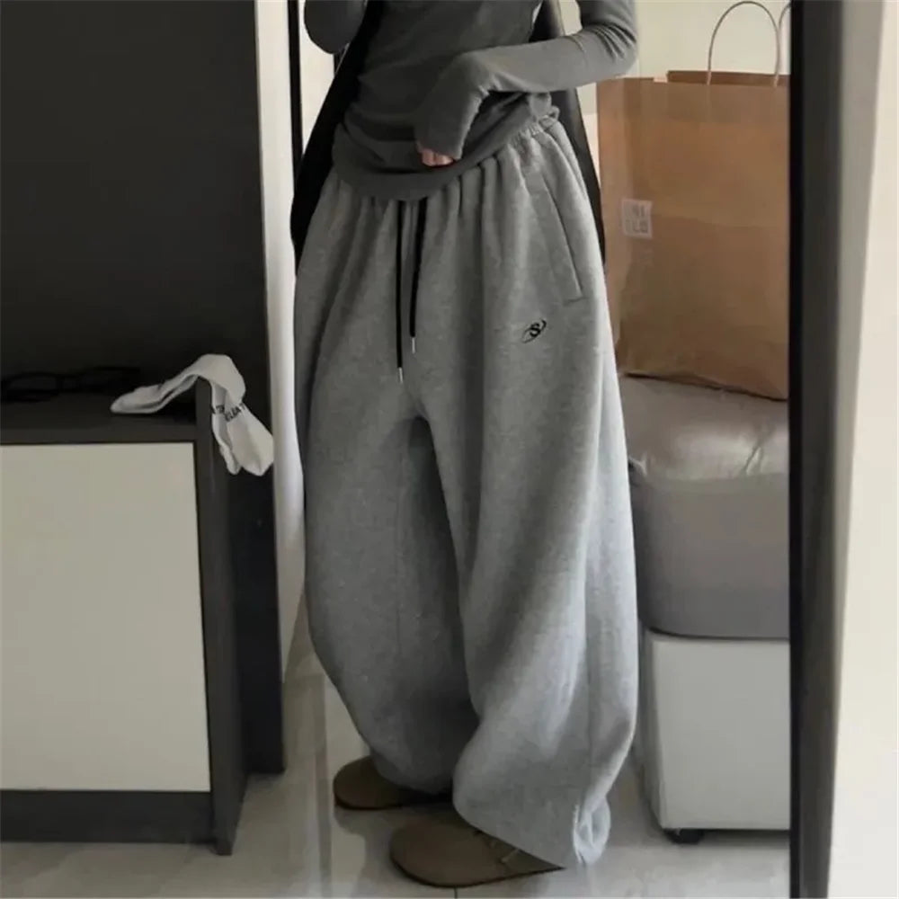 Gray Oversize Style Loose Sweatpants Women Harajuku Korean Fashion Sport Pants Embroidery Y2K Vintage Baggy Trousers Aesthetic